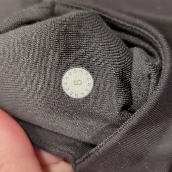 Lululemon Extra Mile Tight (Reflective 28") Black - Picture 15 of 15